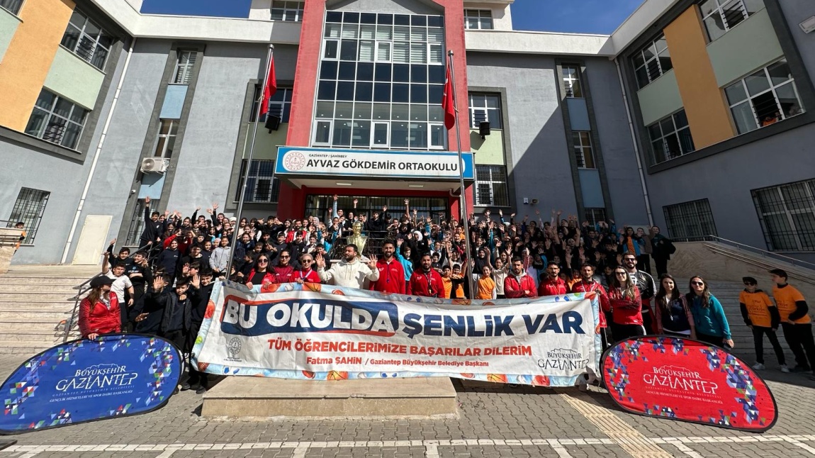 “Bu Okulda Şenlik Var” Gaziantep Büyükşehir Belediyesi Eğitmenleri Okulumuzu Ziyaret Etti